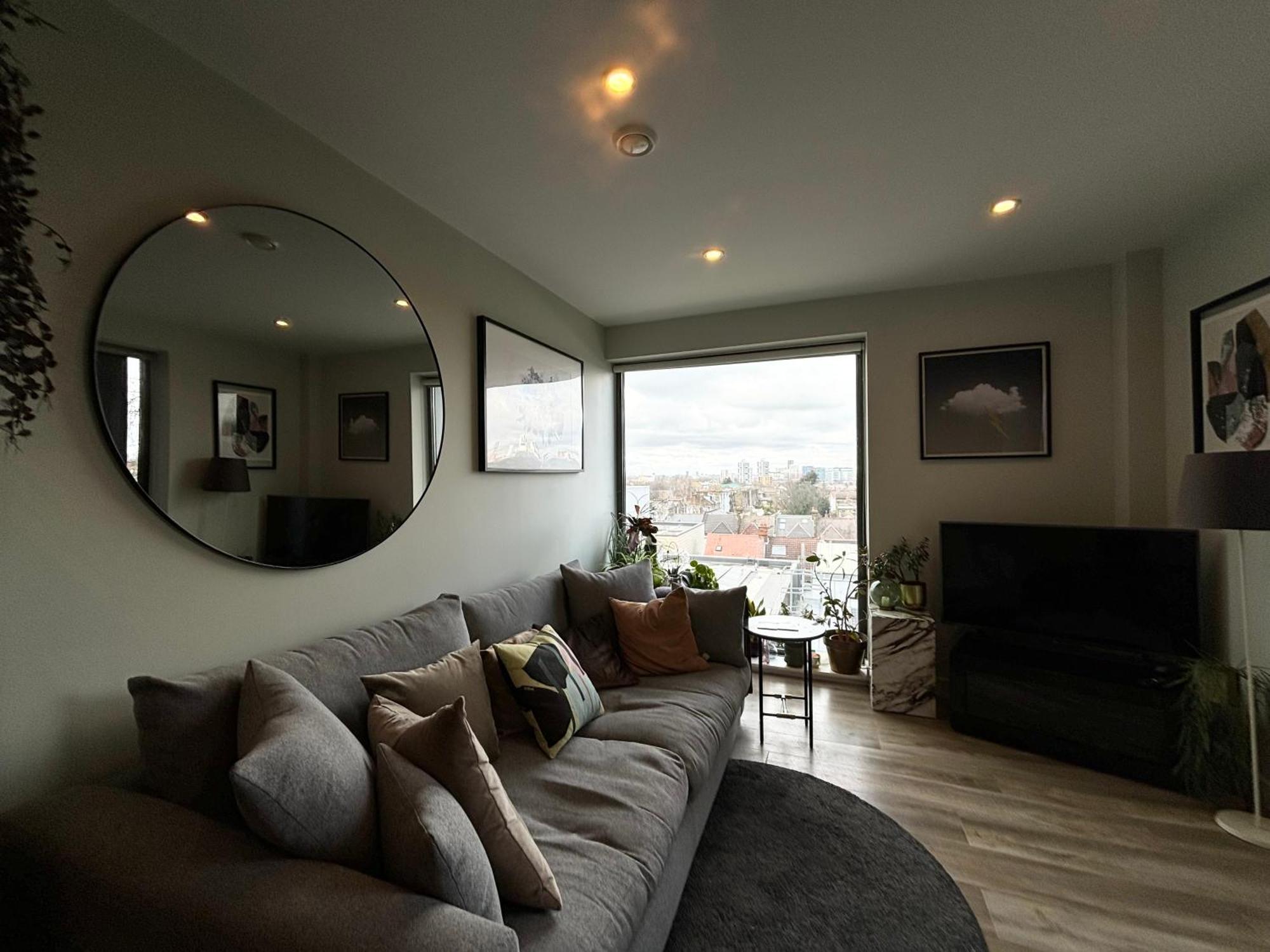Mid-century Modern Flat With Panoramic Views London