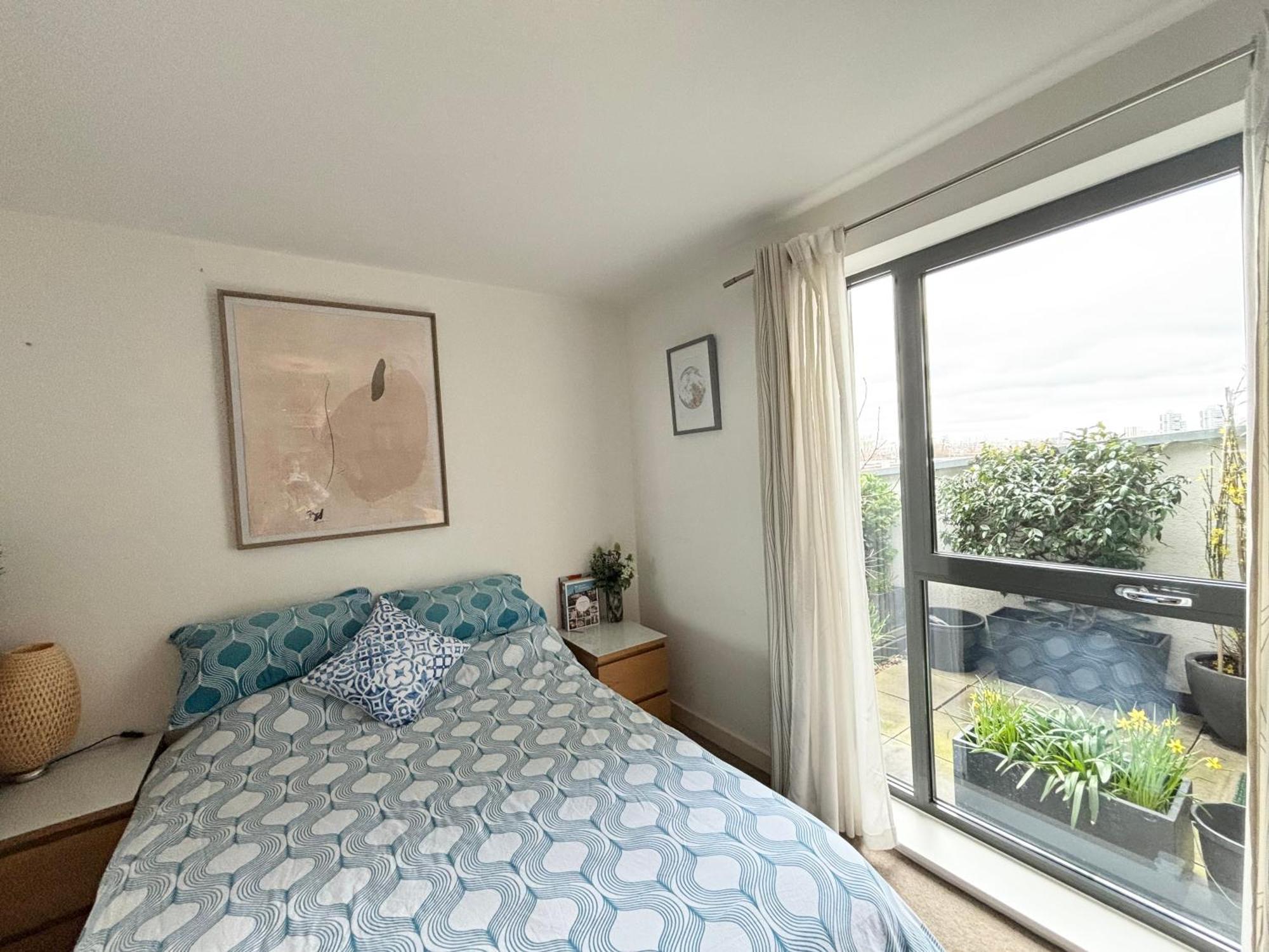 Mid-century Modern Flat With Panoramic Views Apartment London